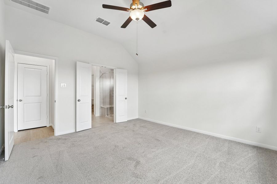 Spacious, unfurnished interior of a new home in Aldeana, Bonney (Image 18).