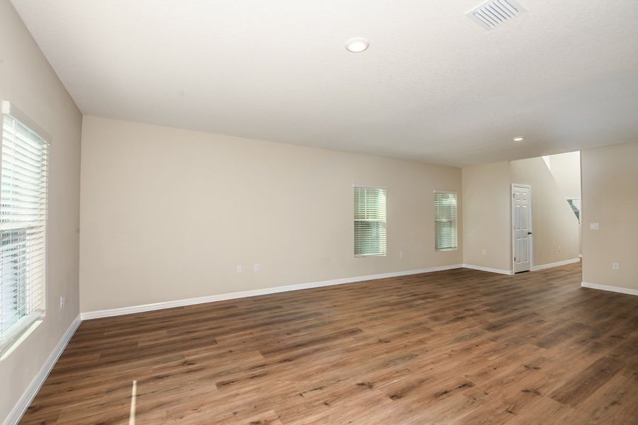 Spacious, unfurnished interior of a new home in Crosswinds, Haines City (Image 12).