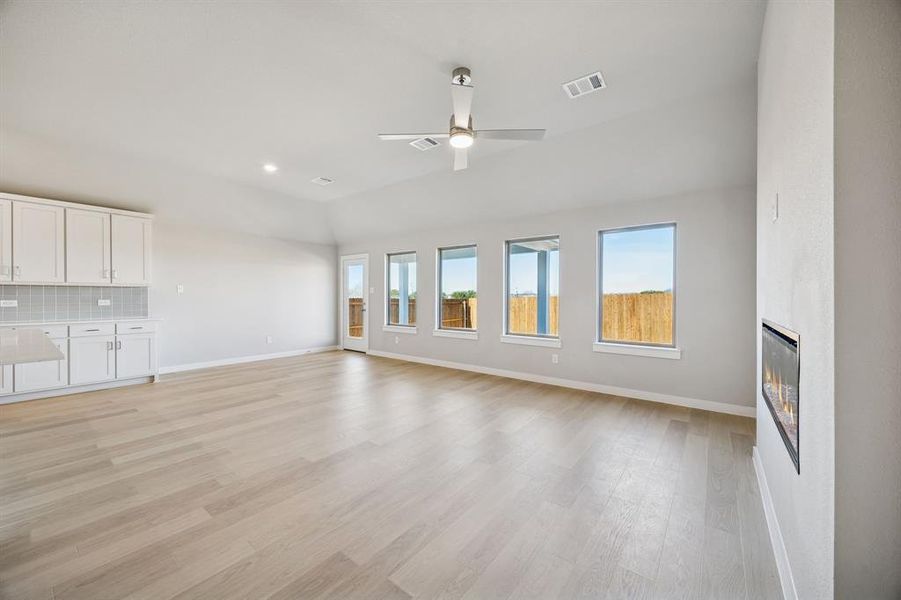 Spacious, unfurnished interior of a new home in Freeman Farms, Kaufman (Image 23). Spacious, unfurnished interior of a new home in Freeman Farms, Kaufman (Image 23).