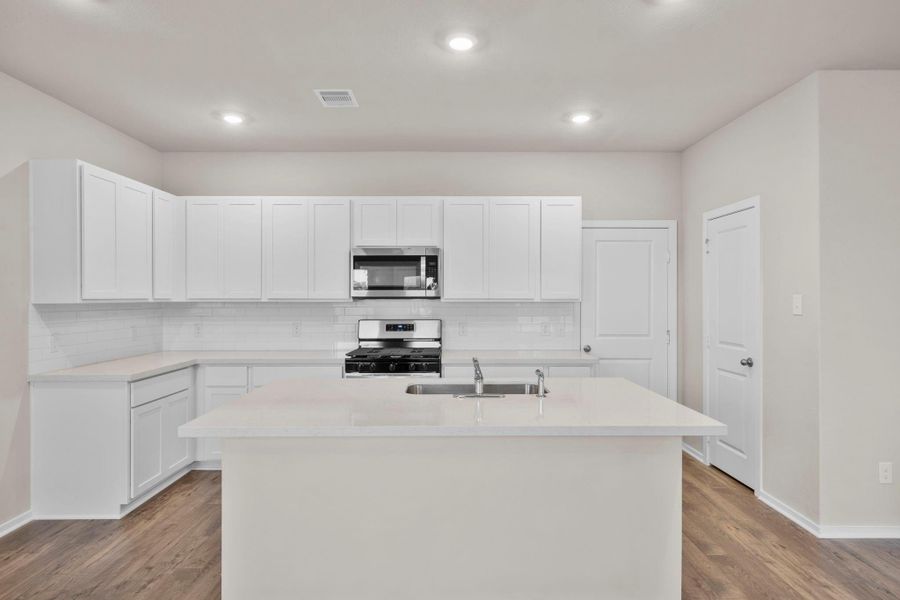 Furnished interior view inside a new home in Westridge Cove, Conroe (Image 12).