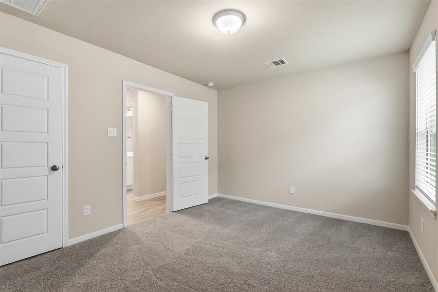 Spacious, unfurnished interior of a new home in , Baytown (Image 27).