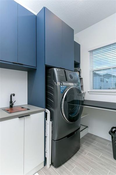 downstairs laundry utility room