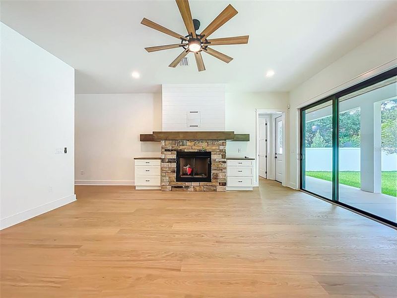 Spacious, unfurnished interior of a new home in , Tampa (Image 61).