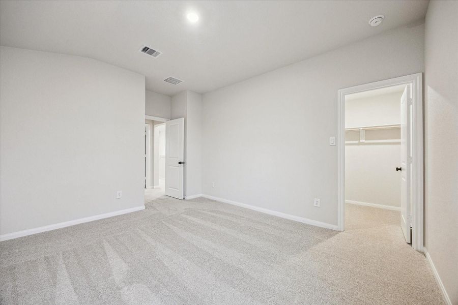 Spacious, unfurnished interior of a new home in Elyson, Katy (Image 23).