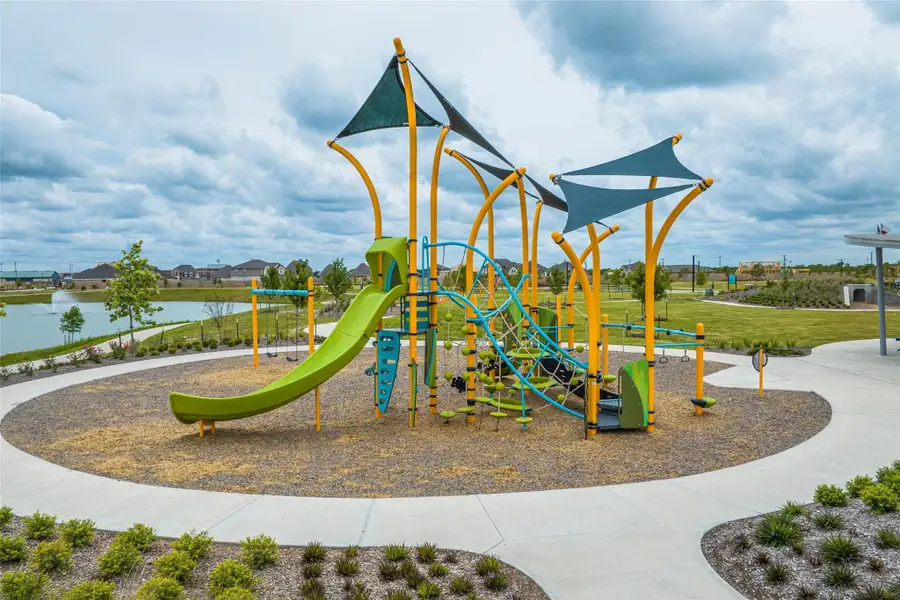 Community amenities in Windrose Green, Angleton (Image 3).
