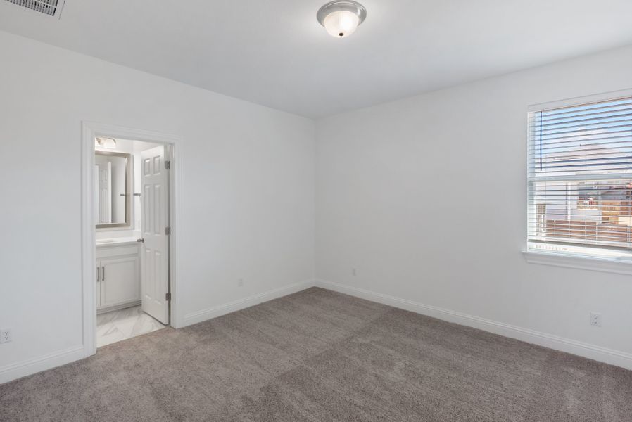 Representative unfurnished interior of a home built from the Hasley by Ashton Woods in The Estates at La Cima, San Marcos (Image 27).