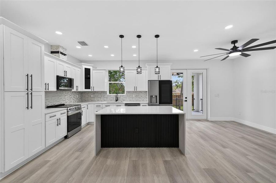 Furnished interior view inside a new home in , Spring Hill (Image 15).