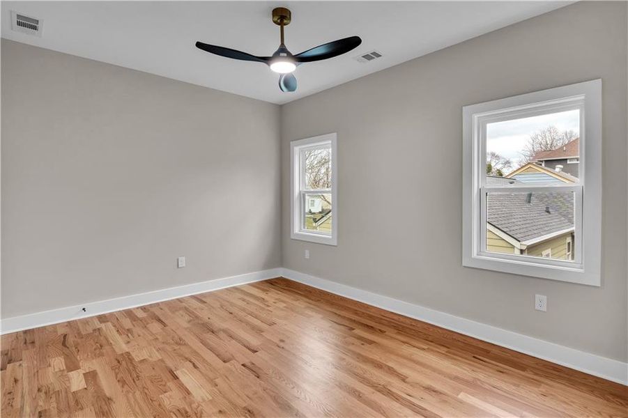 Spacious, unfurnished interior of a new home in , Atlanta (Image 24).