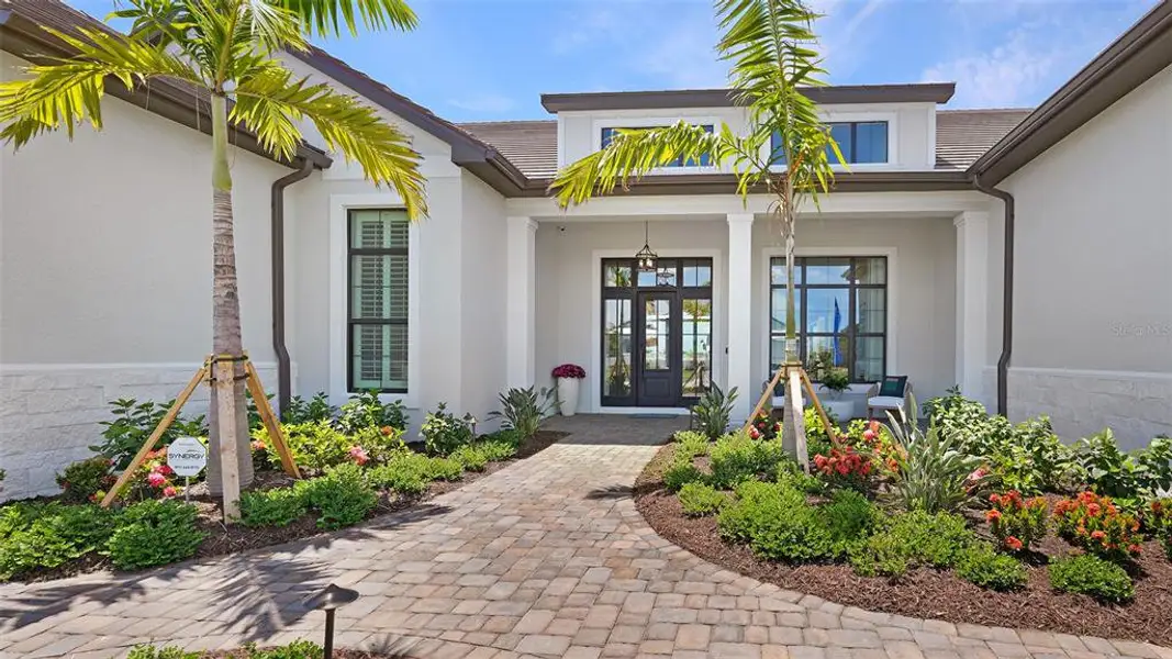 Exterior details and patio area of a home in , Venice (Image 22).
