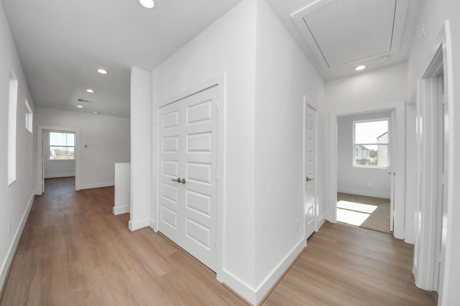 Spacious, unfurnished interior of a new home in , Houston (Image 29).
