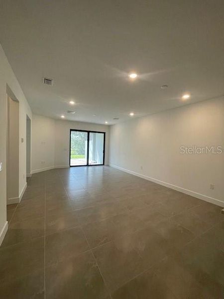 Spacious, unfurnished interior of a new home in Del Webb Catalina, Lakewood Ranch (Image 19). Spacious, unfurnished interior of a new home in Del Webb Catalina, Lakewood Ranch (Image 19).
