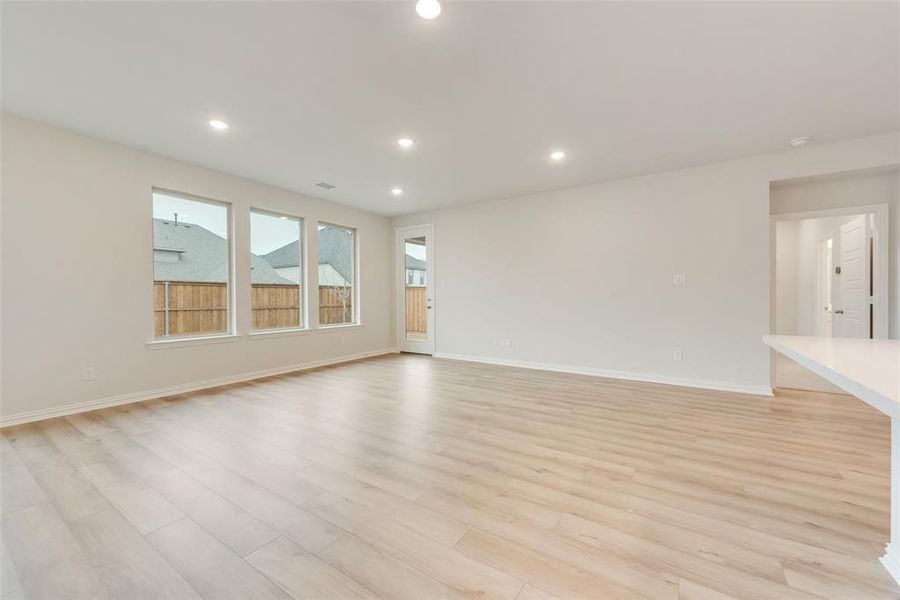 Spacious, unfurnished interior of a new home in Spiritas Ranch, Little Elm (Image 26).
