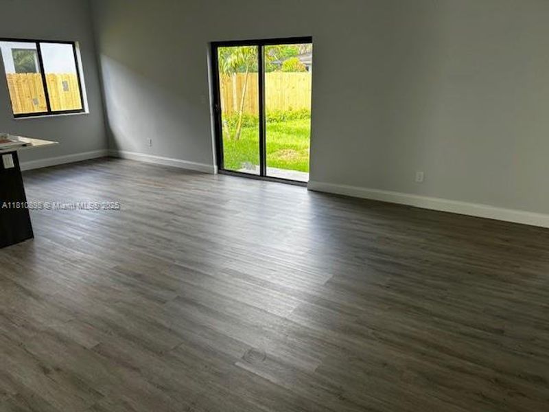 Spacious, unfurnished interior of a new home in , Fort Lauderdale (Image 16).