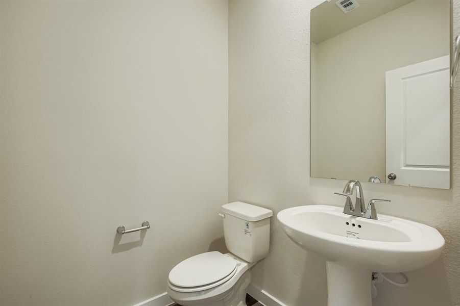Furnished interior view inside a new home in Ambergrove, Royse City (Image 8).