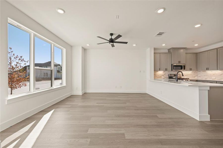 Spacious, unfurnished interior of a new home in Talia, Mesquite (Image 20).