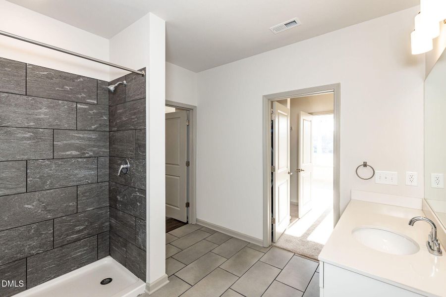 031-1920x1080-main-bathroom 031-1920x1080-main-bathroom