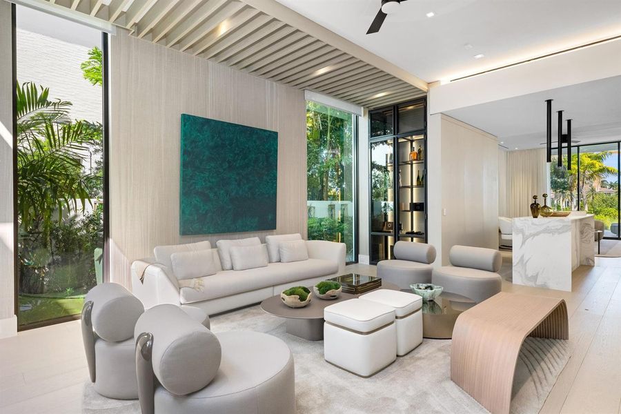 Lounge 1