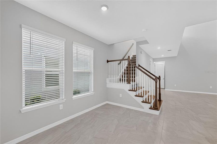 Spacious, unfurnished interior of a new home in Center Lake Ranch Community Group Page, St. Cloud (Image 20).