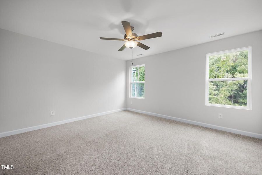 Spacious, unfurnished interior of a new home in Gregory Village, Lillington (Image 53).