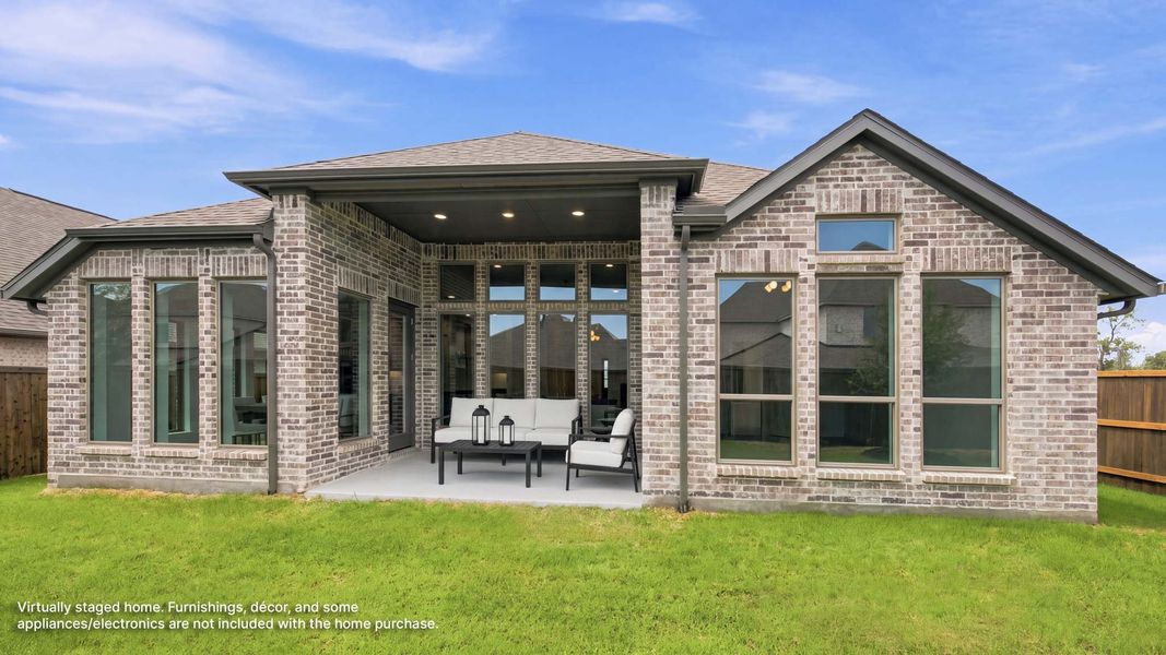 Exterior details and patio area of a home in Eliana, McKinney (Image 3).
