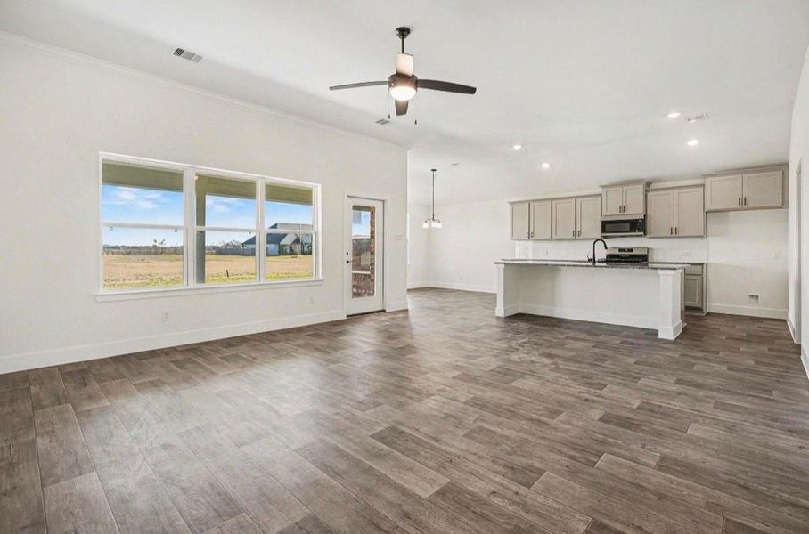 Spacious, unfurnished interior of a new home in Bayou Bend Estates, Dickinson (Image 10). Spacious, unfurnished interior of a new home in Bayou Bend Estates, Dickinson (Image 10).