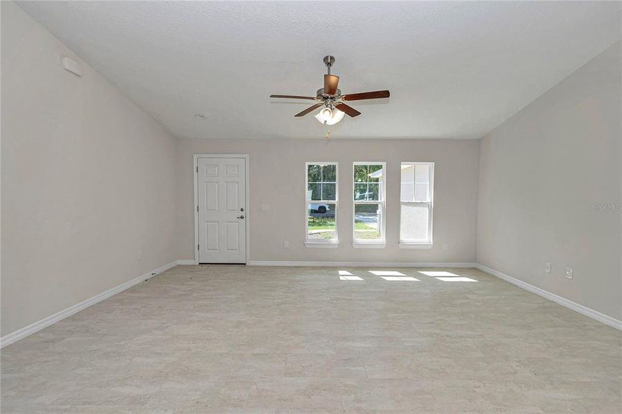 Spacious, unfurnished interior of a new home in , Summerfield (Image 29).