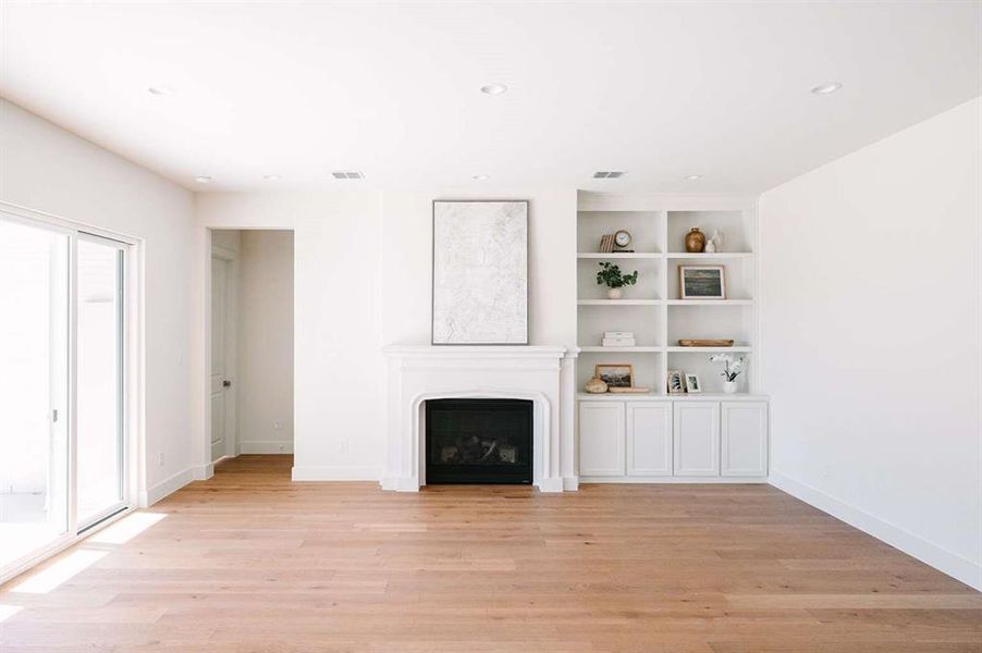 Spacious, unfurnished interior of a new home in , Aledo (Image 18).