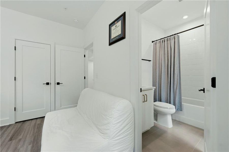 Furnished interior view inside a new home in , Atlanta (Image 16).