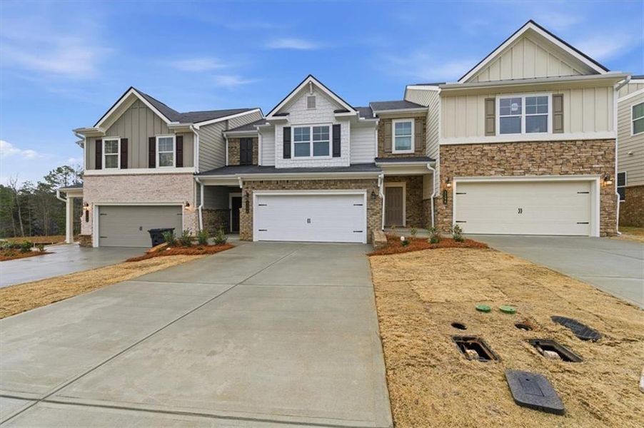 Image 32 of a home in Park Center Pointe.