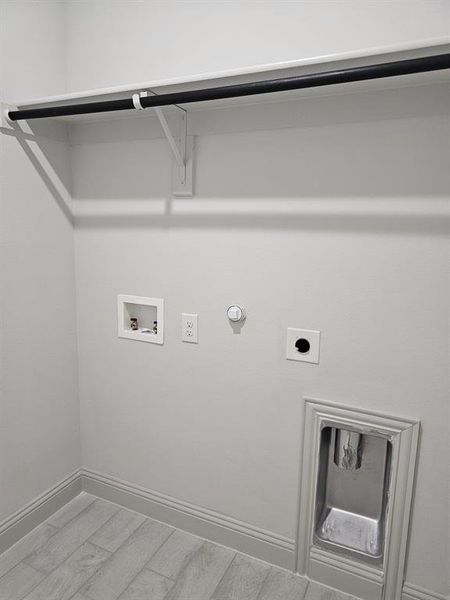 Spacious, unfurnished interior of a new home in , Anna (Image 15).