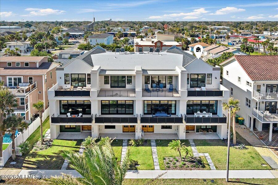 Condo located in Jacksonville Beach, FL showcasing its design and architecture (Image 24).