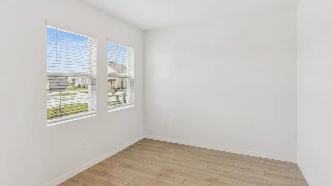 Representative unfurnished interior of a home built from the Coral by D.R. Horton in Hawthorne Ranch, Lakeland (Image 20).