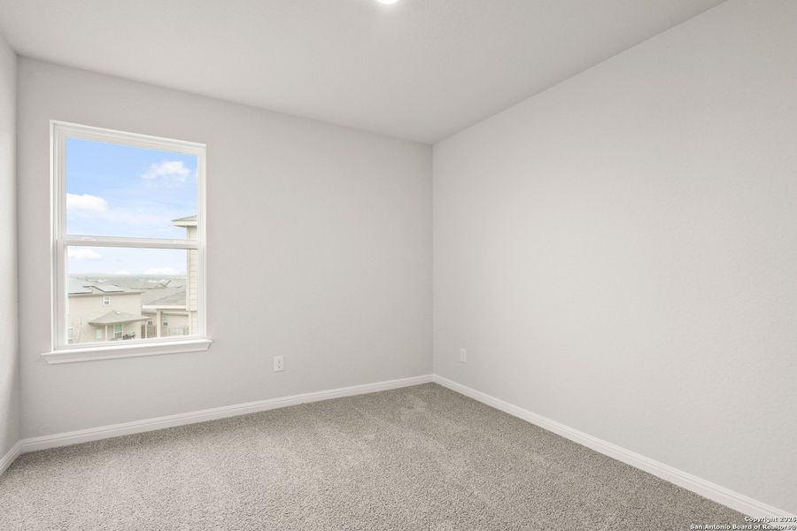 Spacious, unfurnished interior of a new home in Cinco Lakes, San Antonio (Image 18).