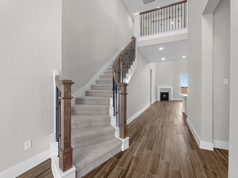 Spacious, unfurnished interior of a new home in Dunham Pointe, Cypress (Image 12). Spacious, unfurnished interior of a new home in Dunham Pointe, Cypress (Image 12).