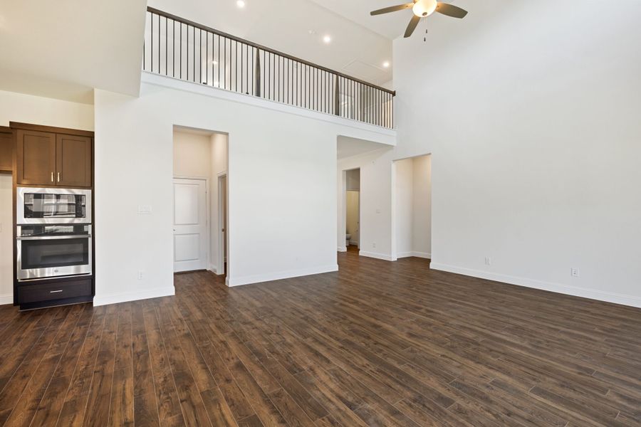 Spacious, unfurnished interior of a new home in Lake Breeze, Lavon (Image 28). Spacious, unfurnished interior of a new home in Lake Breeze, Lavon (Image 28).