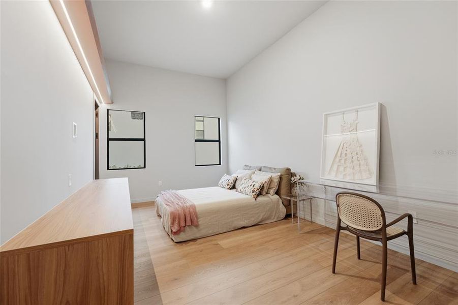 Furnished interior view inside a new home in , Montverde (Image 45).