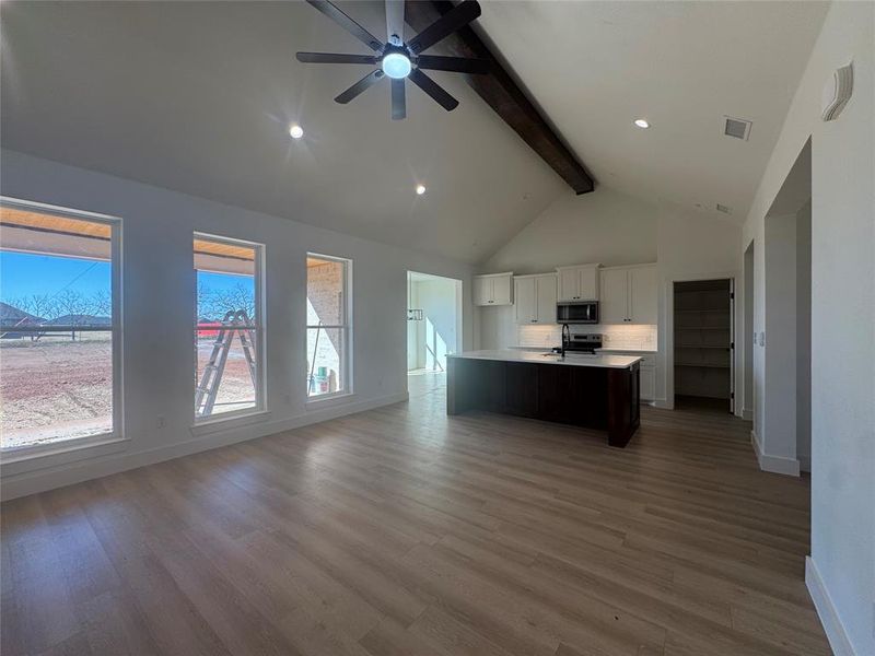 Spacious, unfurnished interior of a new home in , Tuscola (Image 10).