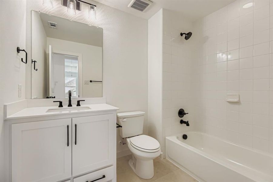 Furnished interior view inside a new home in Mosaic 40s, Prosper (Image 12).