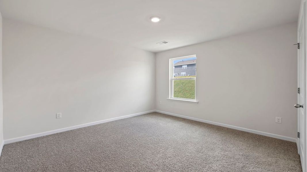Spacious, unfurnished interior of a new home in Hunters Ridge, Woodruff (Image 30).