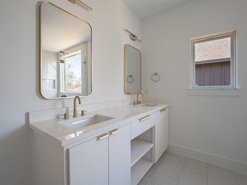 Furnished interior view inside a new home in , Dallas (Image 10).