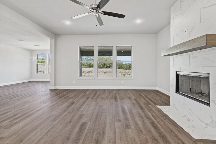 Representative unfurnished interior of a home built from the The Harper by Doug Parr Custom Homes in Spring Valley Ranch, Paradise (Image 15).