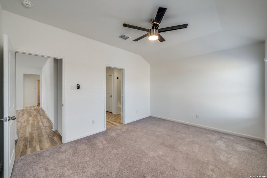 Spacious, unfurnished interior of a new home in , San Antonio (Image 21).