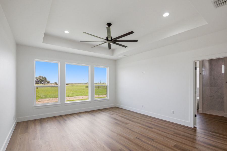 Spacious, unfurnished interior of a new home in Escalera Ranch 1833, Victoria (Image 36). Spacious, unfurnished interior of a new home in Escalera Ranch 1833, Victoria (Image 36).