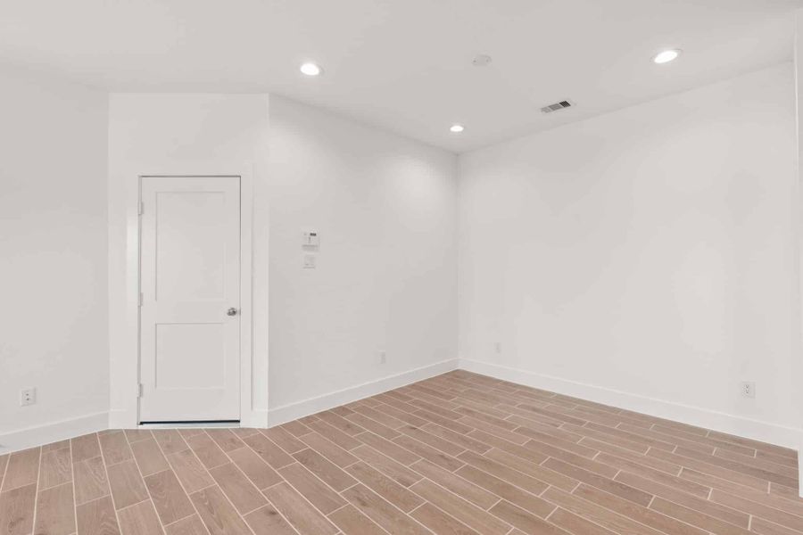 Spacious, unfurnished interior of a new home in Meridiana, Manvel (Image 18). Spacious, unfurnished interior of a new home in Meridiana, Manvel (Image 18).