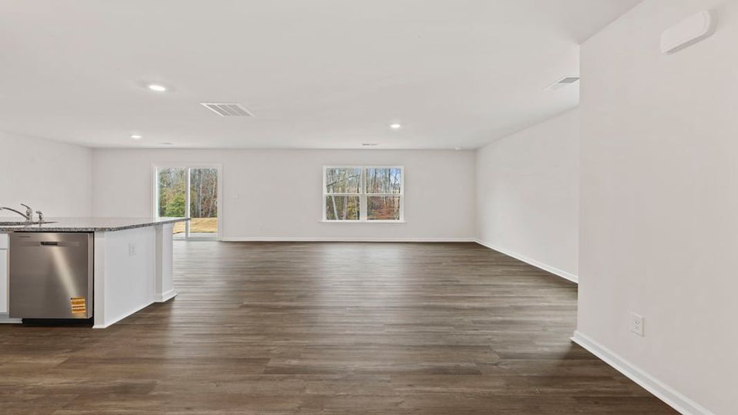 Spacious, unfurnished interior of a new home in Seneca Falls, Seneca (Image 14).