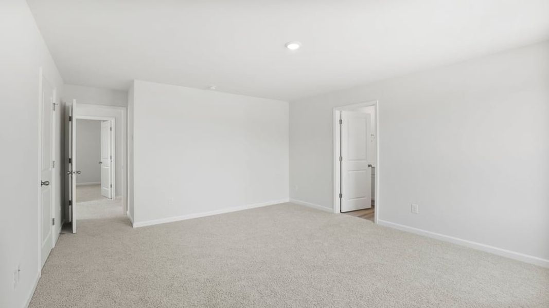 Spacious, unfurnished interior of a new home in Varner Station, Woodruff (Image 32).
