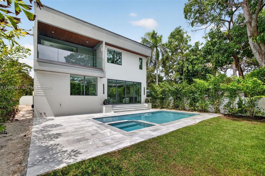 Exterior details and patio area of a home in , Fort Lauderdale (Image 36).
