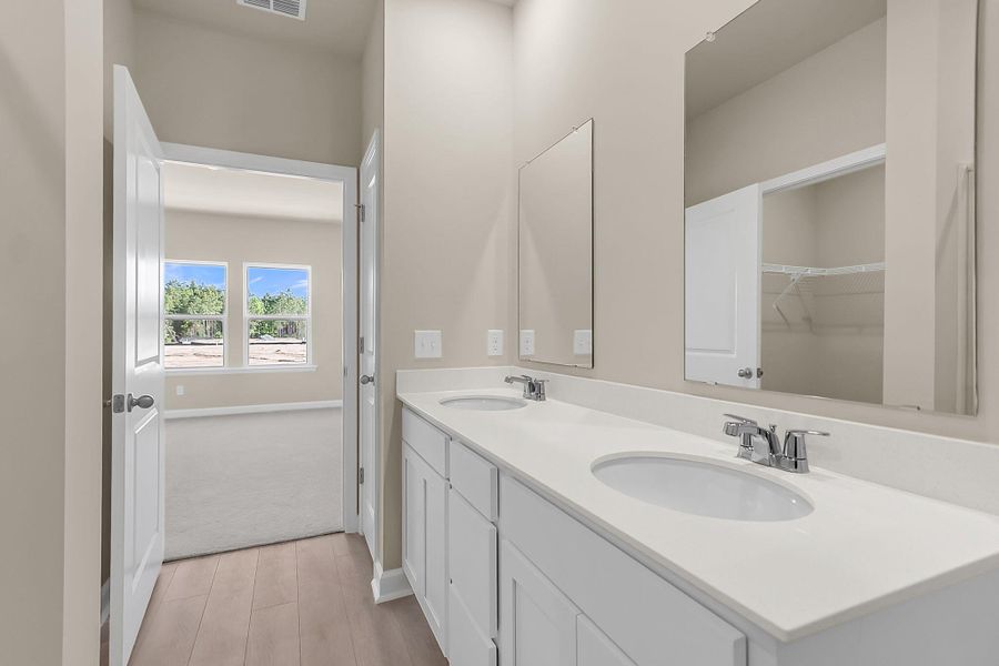 Furnished interior view inside a new home in , Ravenel (Image 9).