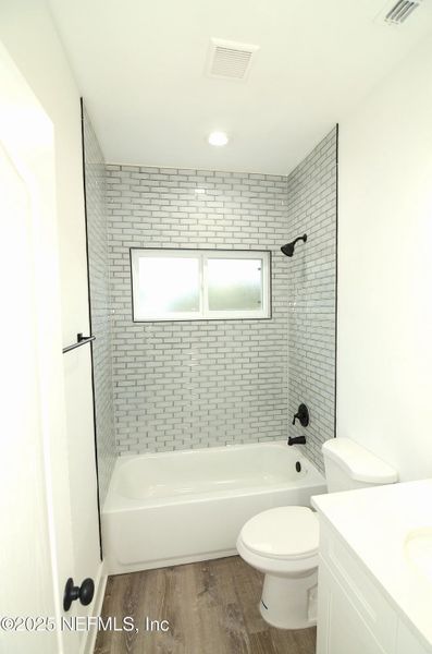 Furnished interior view inside a new home in , Jacksonville (Image 4).