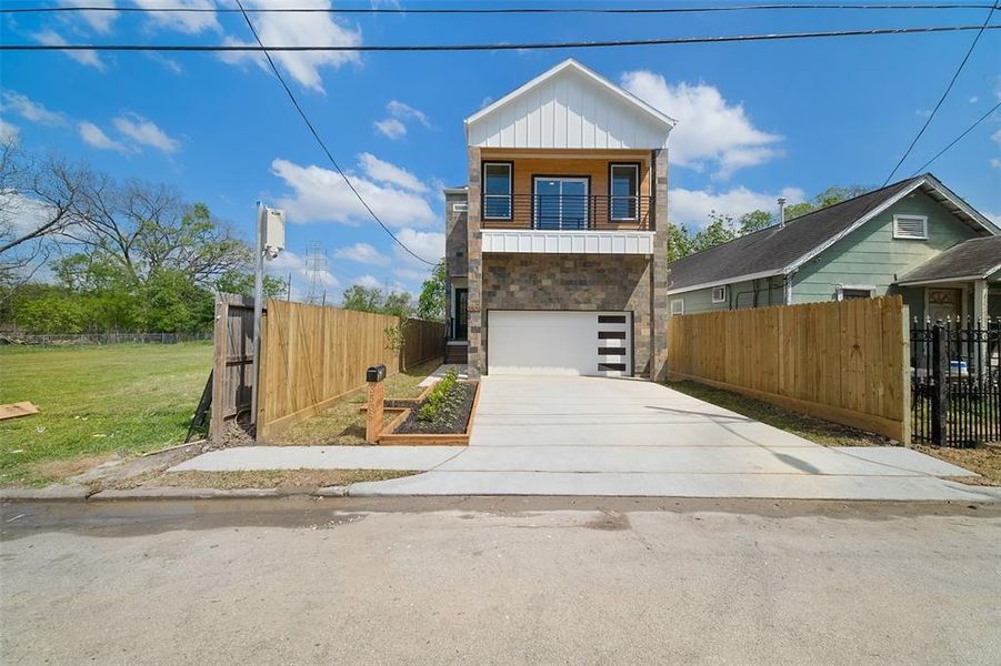 Image 32 of a home in .